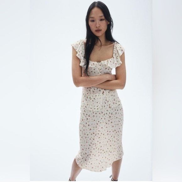 H&M Knee-length skirt -
Cream/Floral -Size Large-Elastic Waist-Skirt Only - Picture 1 of 10